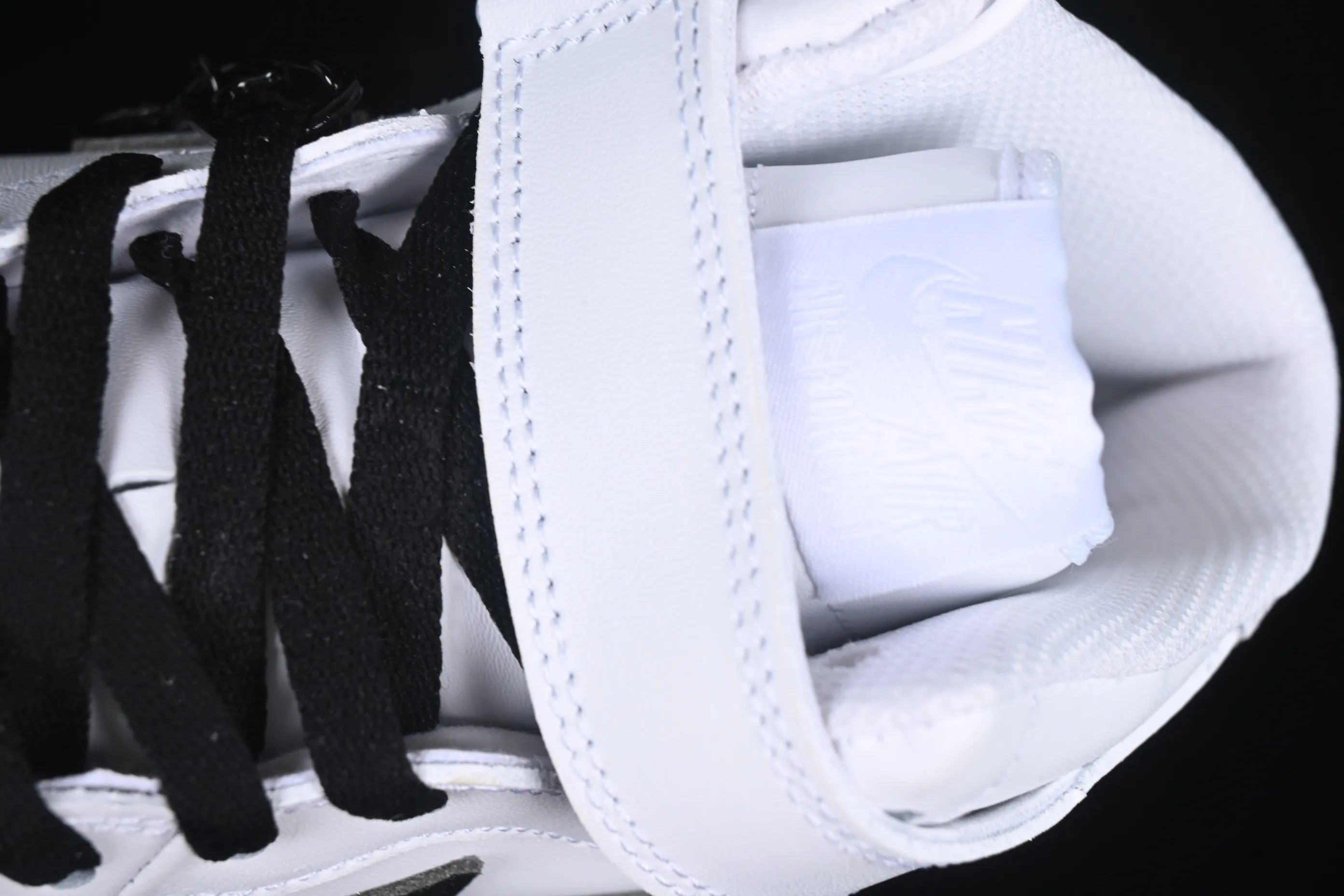 All Categories Nk Air Force 1 Air Force Series Nk Air Force 1 Mid Air Force Mid Nk Air Force 1'07 Mid Broken Hook Inkjet Painting Second Dimension Theme Air Force One Mid Casual Sneakers ZH0316-053
